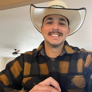 Meet your Posher, Travis